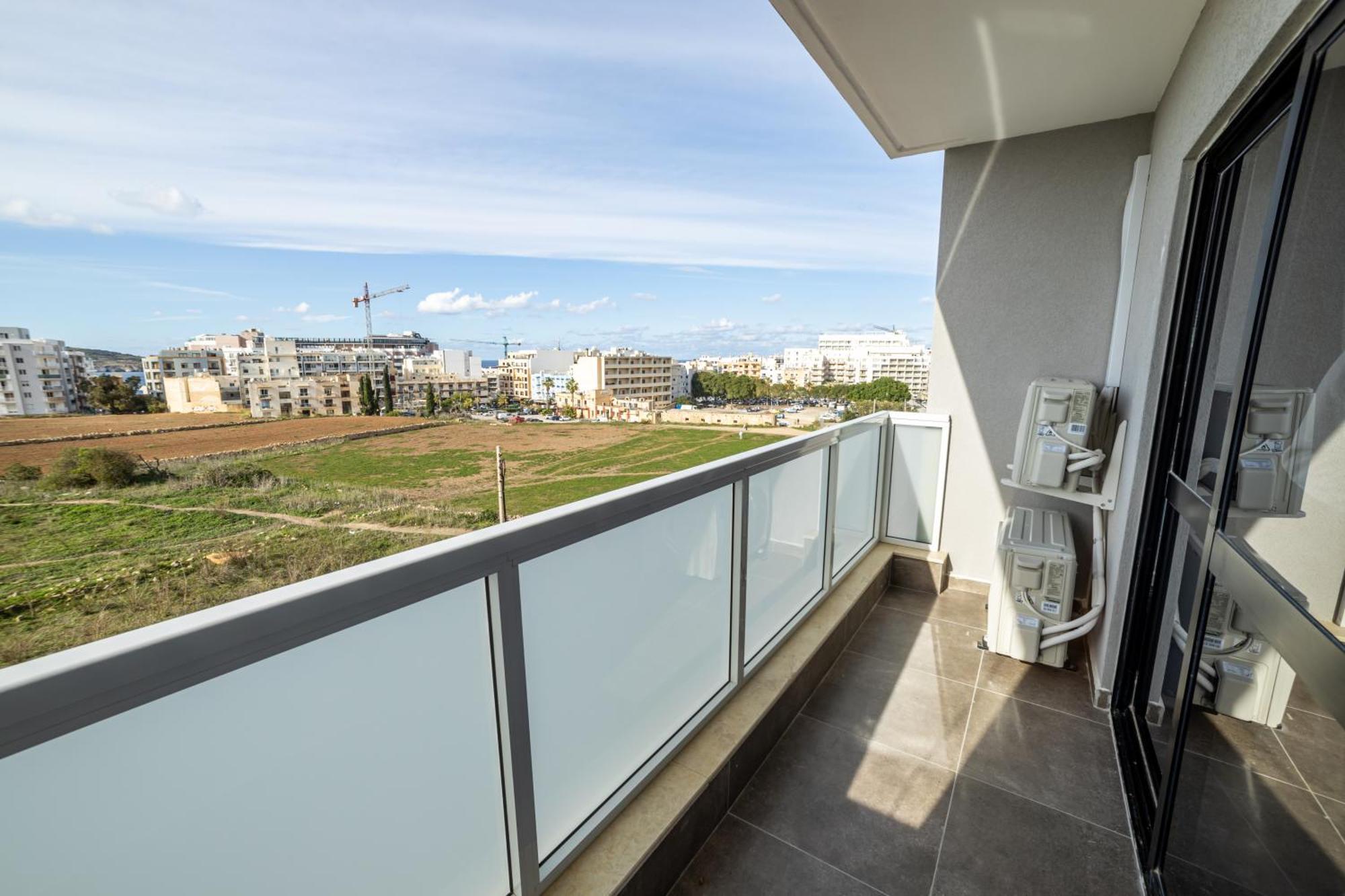 Charming Corner Apartment With Country View 2Br 세인트폴스베이 외부 사진