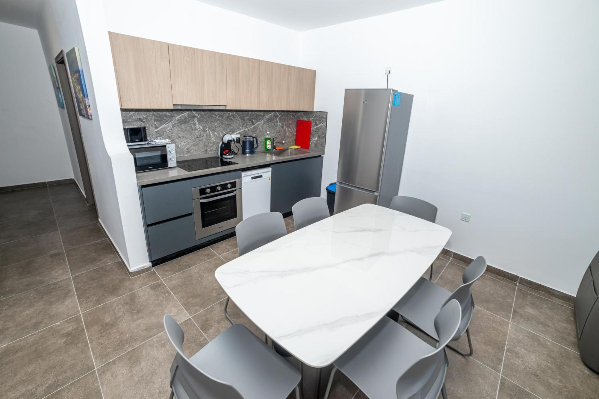 Charming Corner Apartment With Country View 2Br 세인트폴스베이 외부 사진