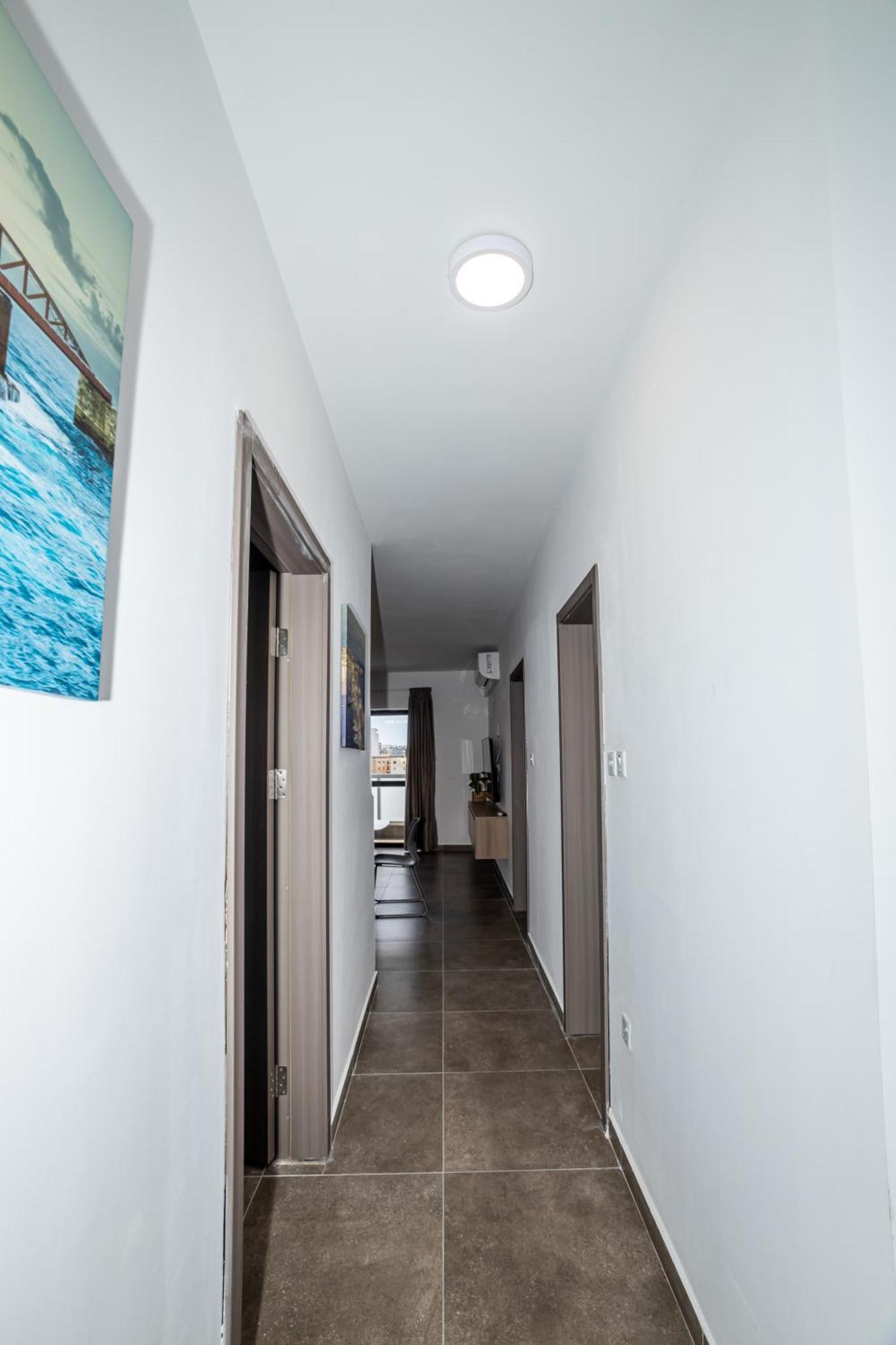 Charming Corner Apartment With Country View 2Br 세인트폴스베이 외부 사진