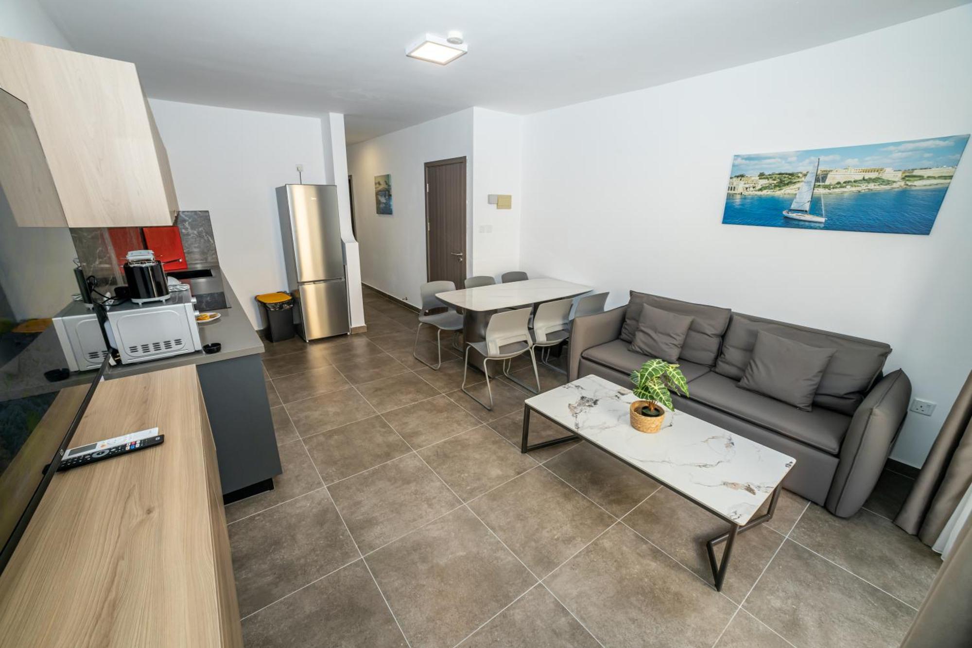 Charming Corner Apartment With Country View 2Br 세인트폴스베이 외부 사진