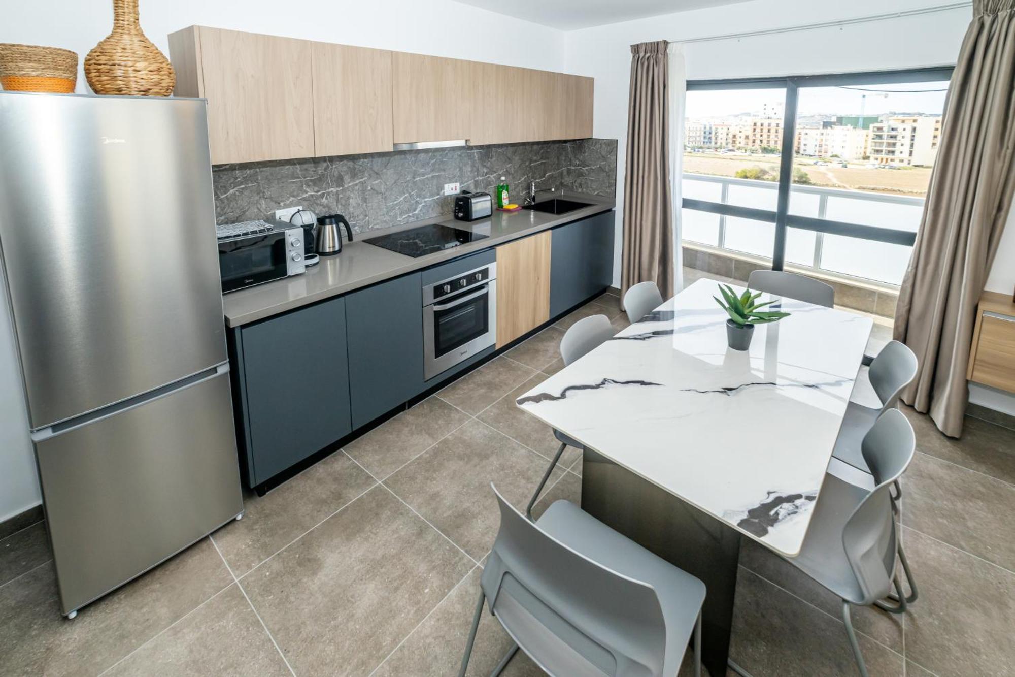 Charming Corner Apartment With Country View 2Br 세인트폴스베이 외부 사진