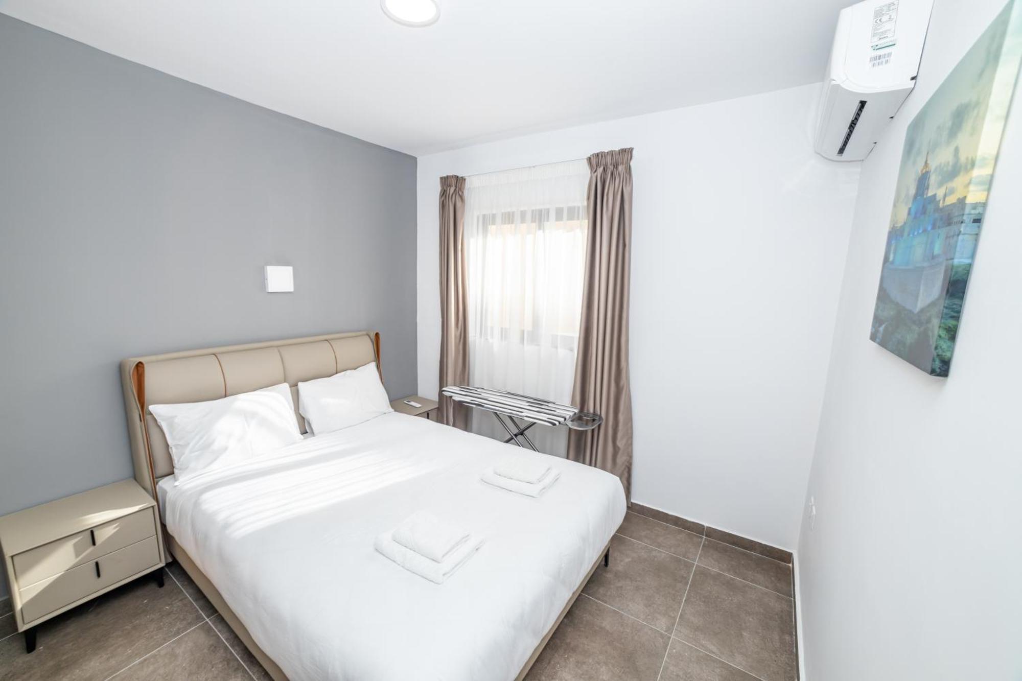 Charming Corner Apartment With Country View 2Br 세인트폴스베이 외부 사진