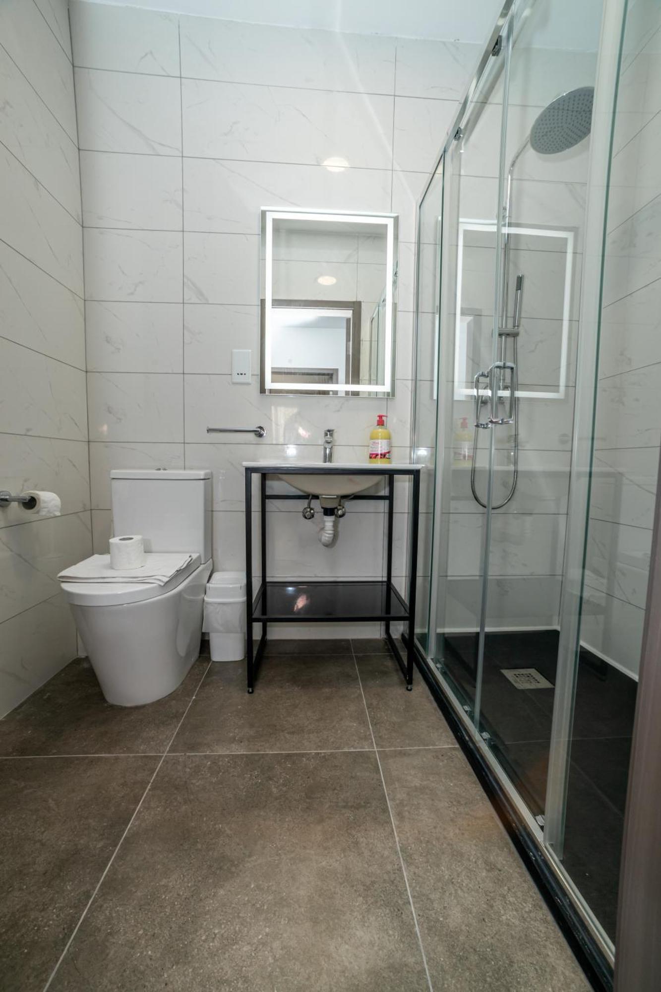 Charming Corner Apartment With Country View 2Br 세인트폴스베이 외부 사진