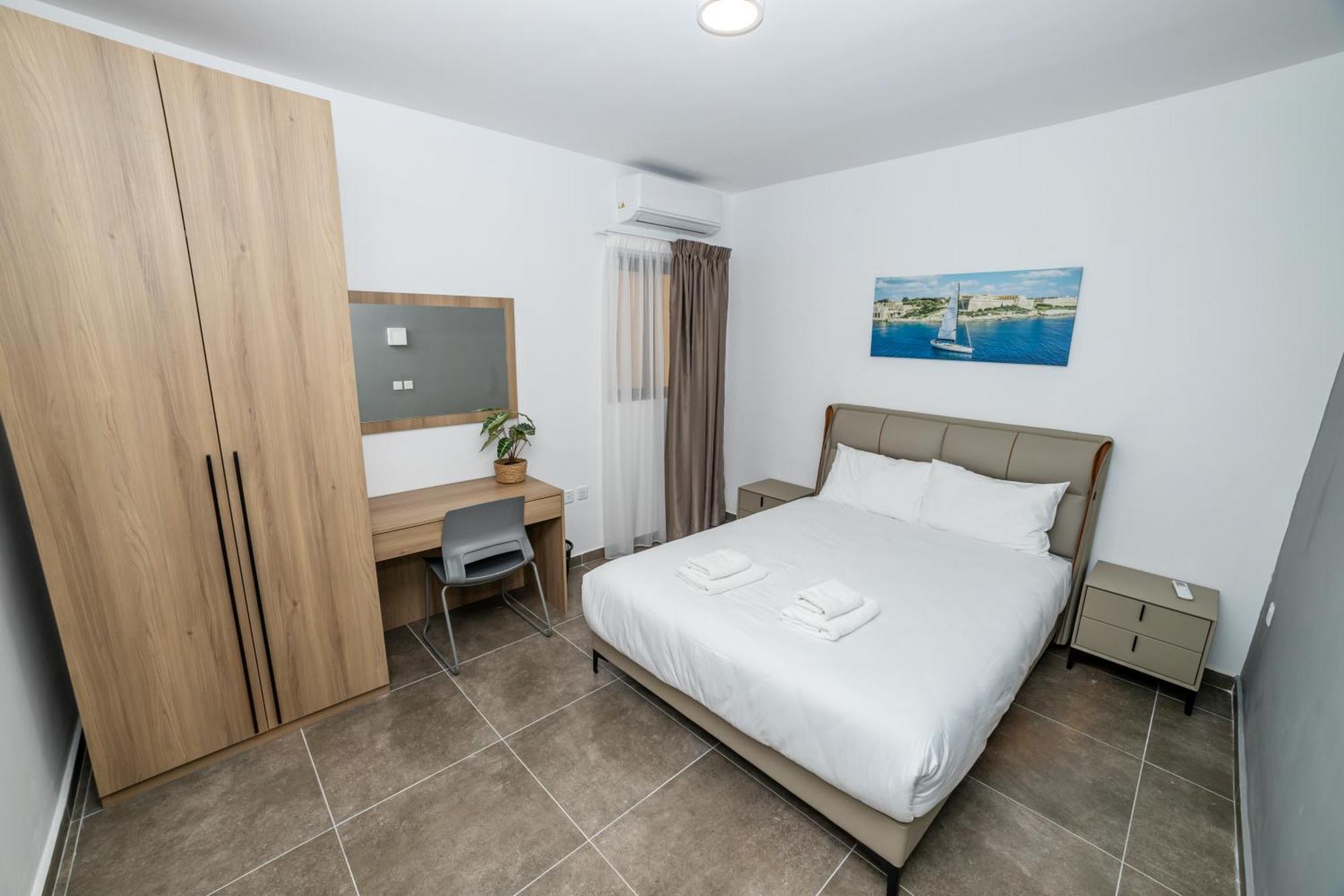 Charming Corner Apartment With Country View 2Br 세인트폴스베이 외부 사진