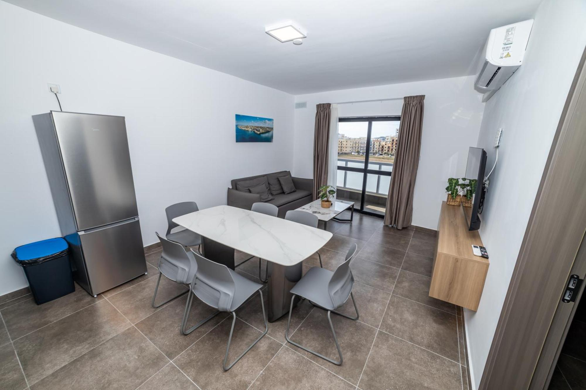 Charming Corner Apartment With Country View 2Br 세인트폴스베이 외부 사진